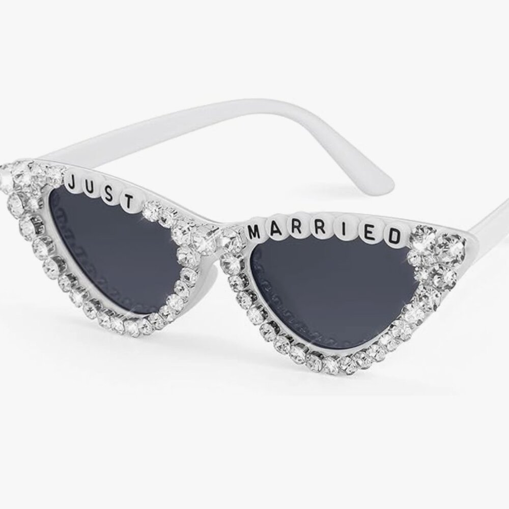 NWT bridal just married rhinestone sunglasses & case (OS)